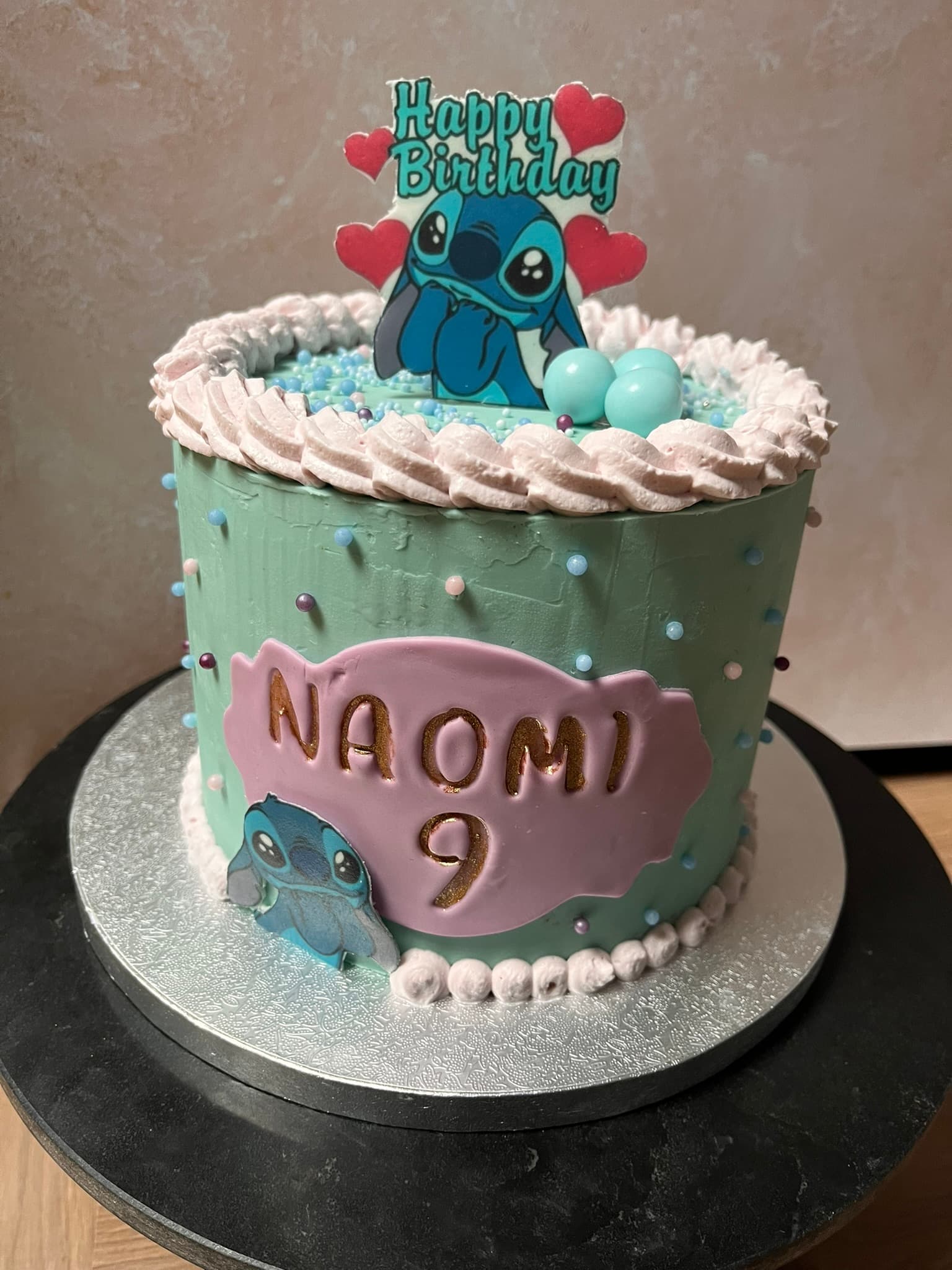 Layer cake Stitch vert d'eau avec plaque prénom et perles de sucre, anniversaire enfant Montauban