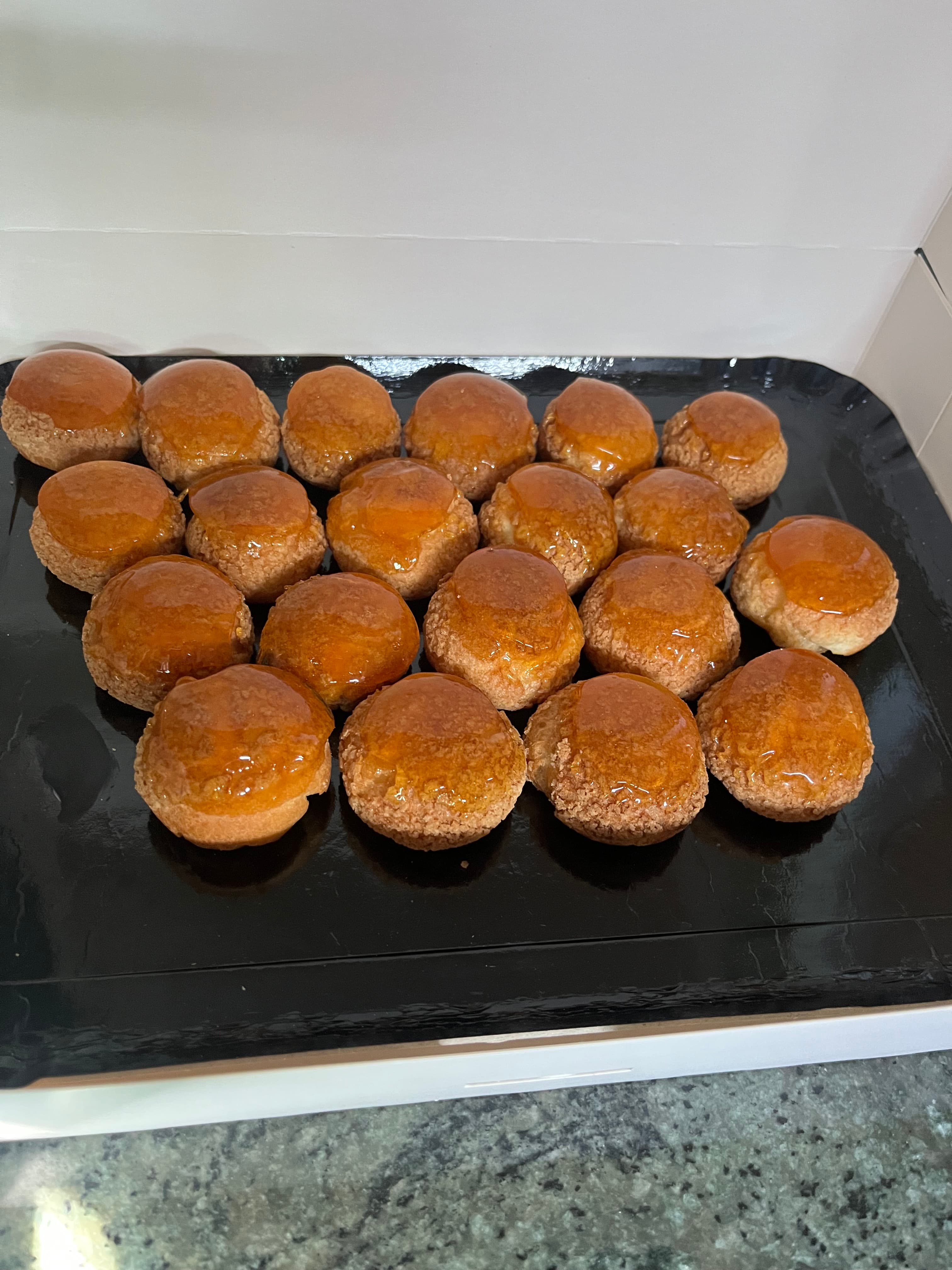 Mini choux vanille pour buffet de mariage à Montauban, mignardises fines