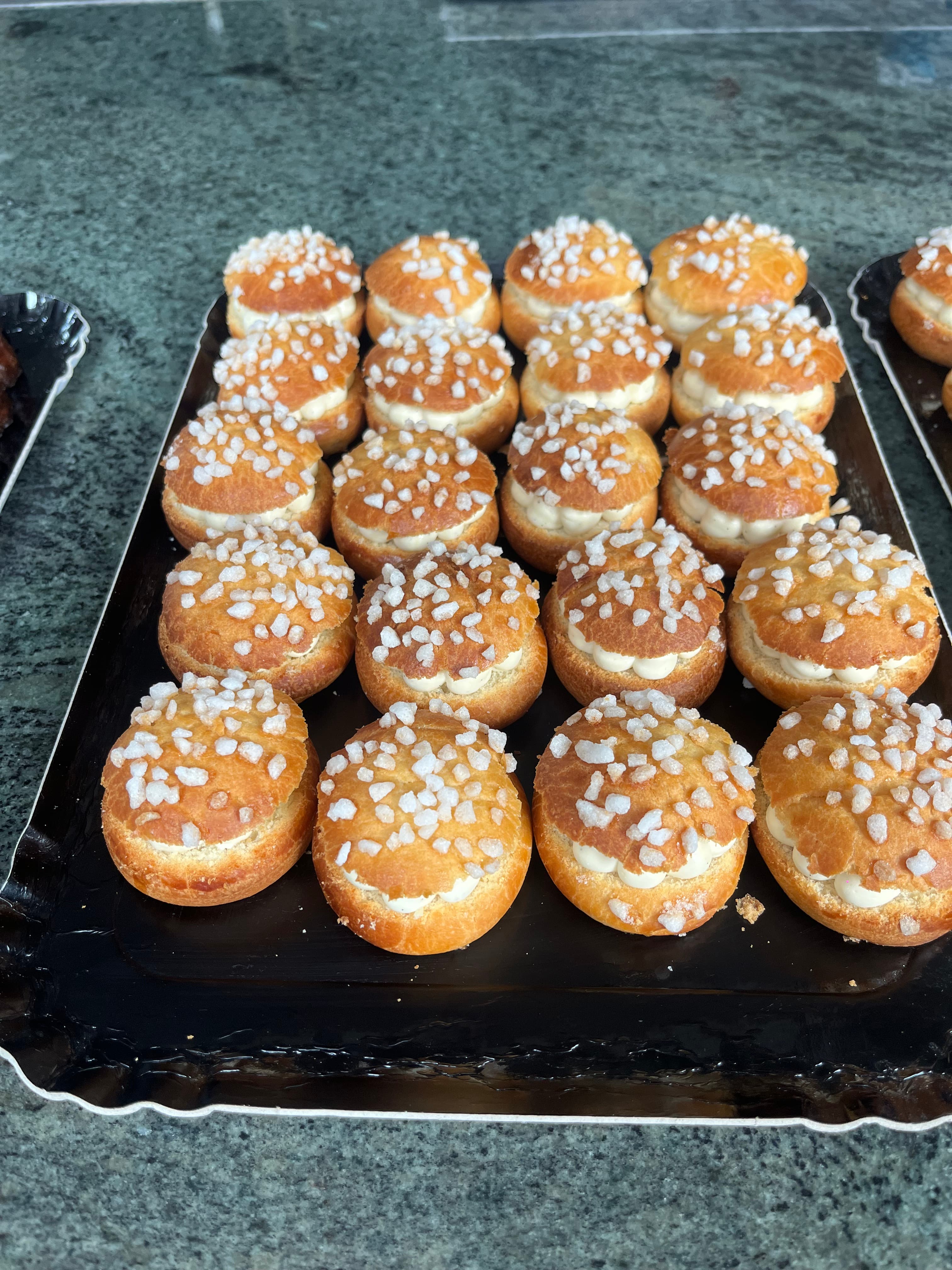 Mini tropéziennes brioche crème vanille, mignardise mariage Montauban