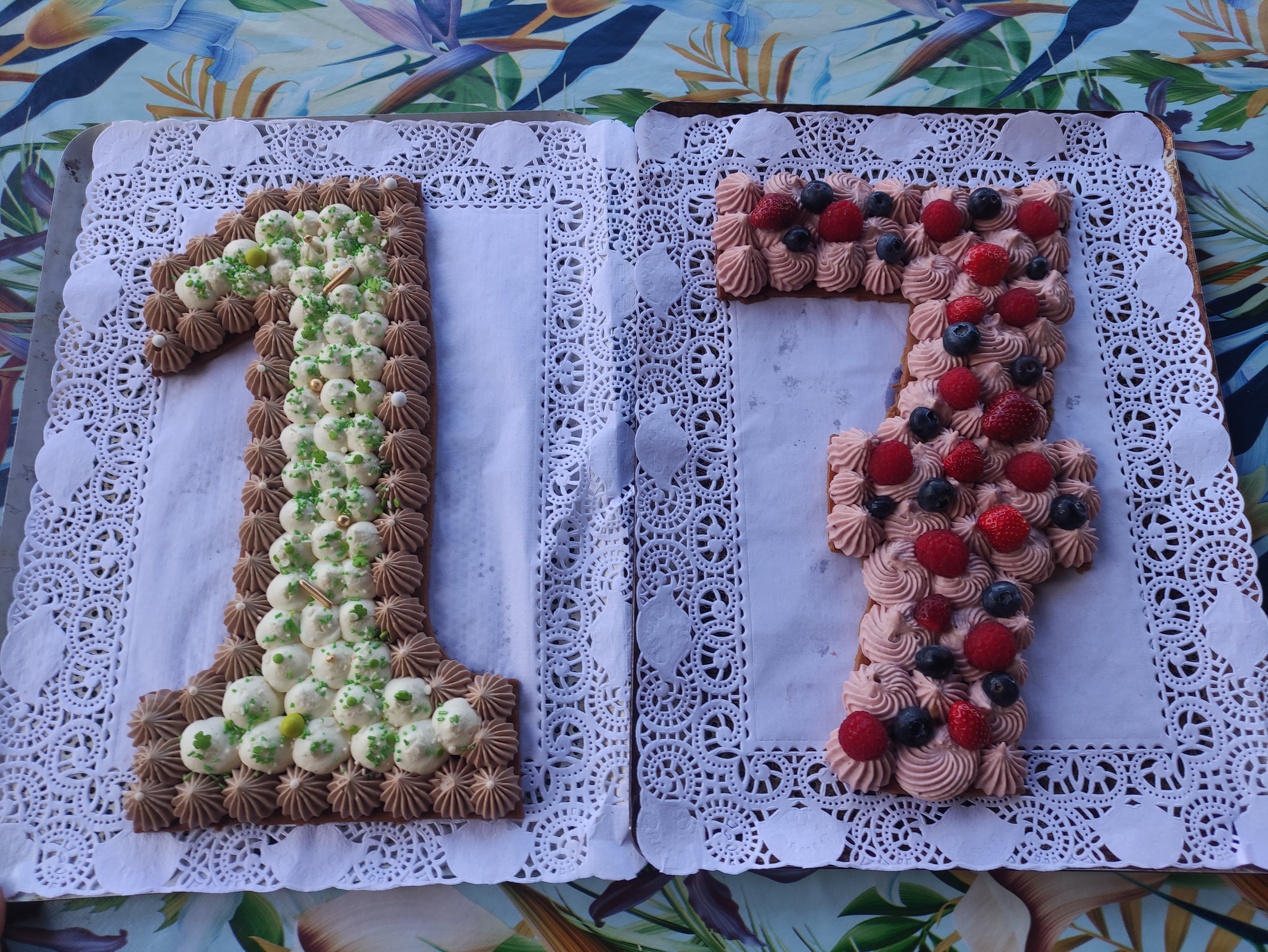 Number cake 17 ans fruits frais et chantilly, anniversaire à Montauban