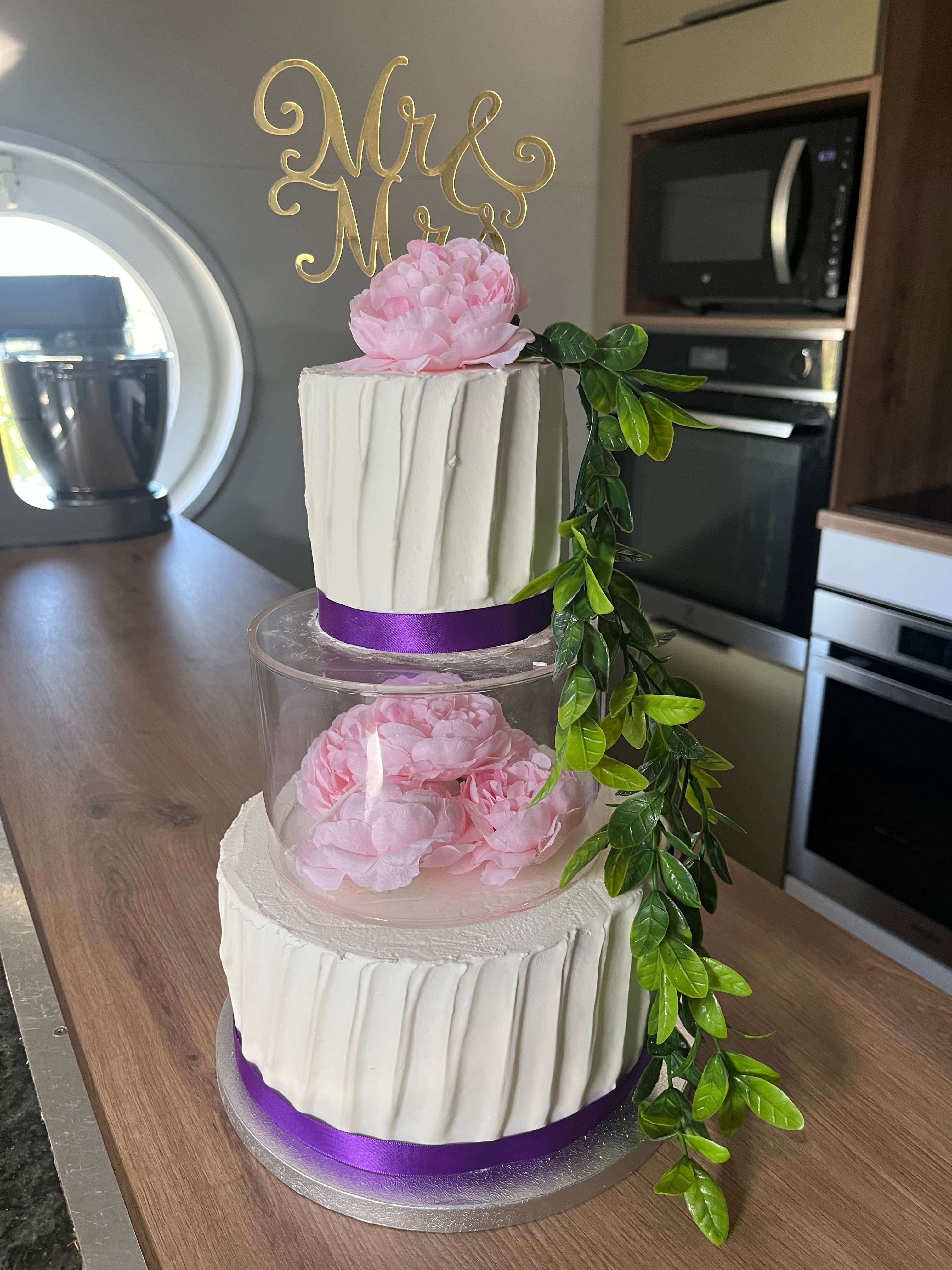 Wedding cake élégant pour mariage à Montauban, pâtisserie sur mesure Odyssée Sucrée